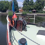 Botel Peniche Jeannine *