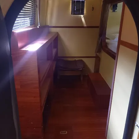 Botel Peniche Jeannine *